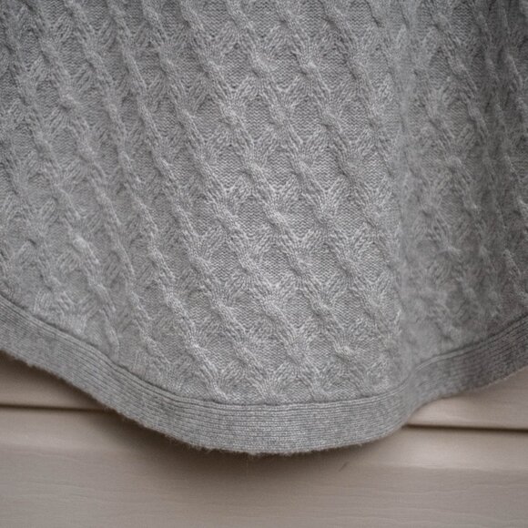 Neiman Marcus Cashmere Sweater L Gray Oversized Cable Knit High-Low Hem - Picture 6 of 9